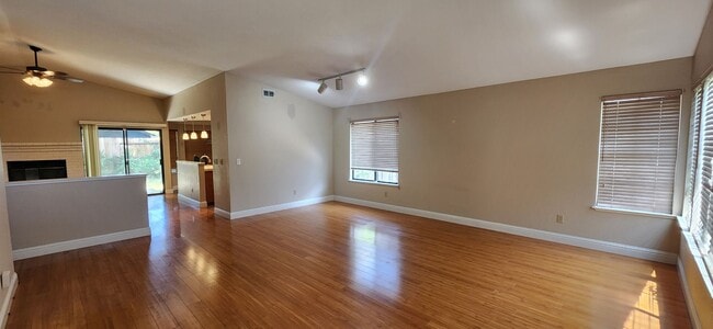 Building Photo - Charming 3 Bedroom, 2 Bath Single Story in...