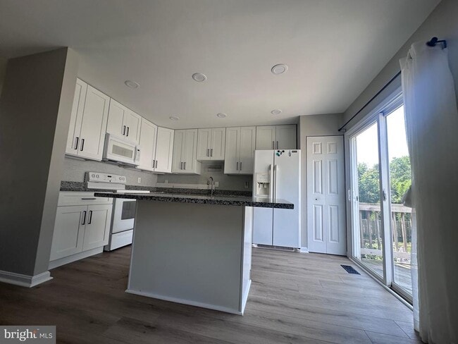 Foto del edificio - 5432 New London Park Dr