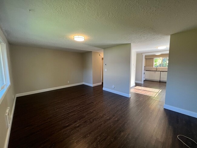 Building Photo - AD1515* - B