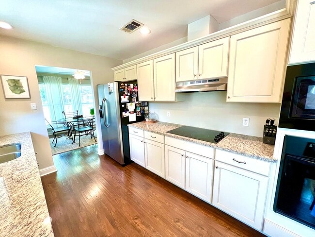 Building Photo - 3 Bedroom House in Baton Rouge