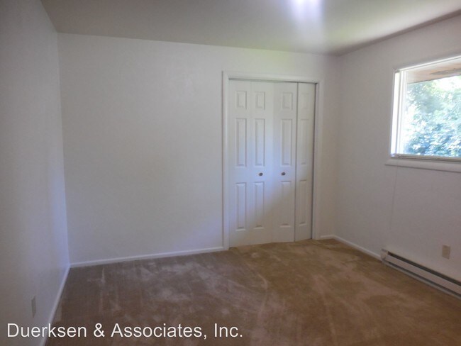 Building Photo - 4041 NE Fair Acres Dr