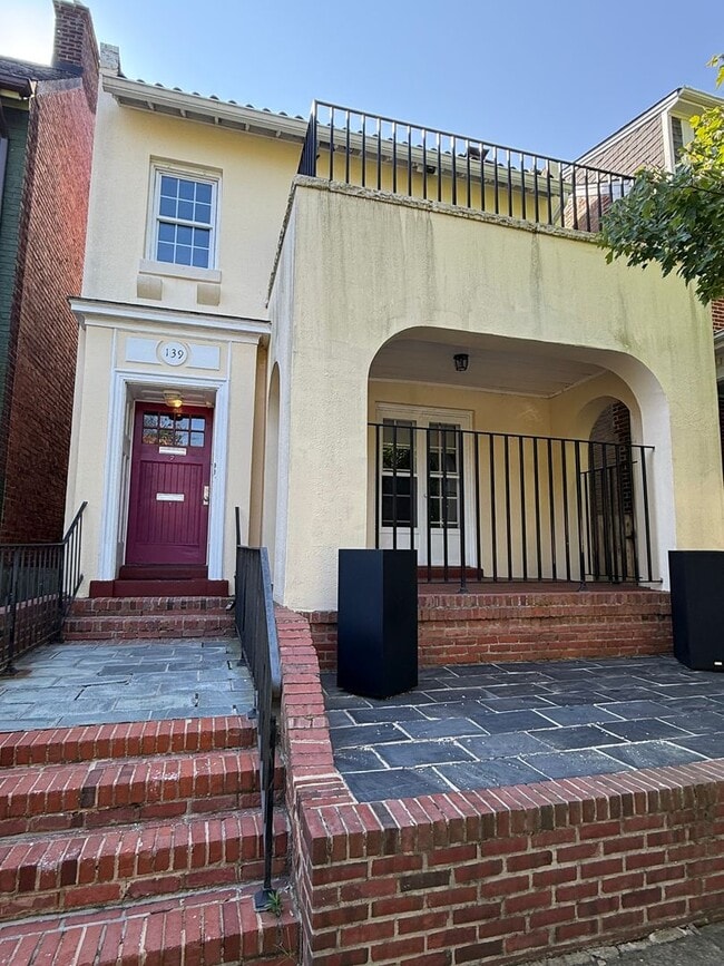 Building Photo - 139 S Colonial Ave