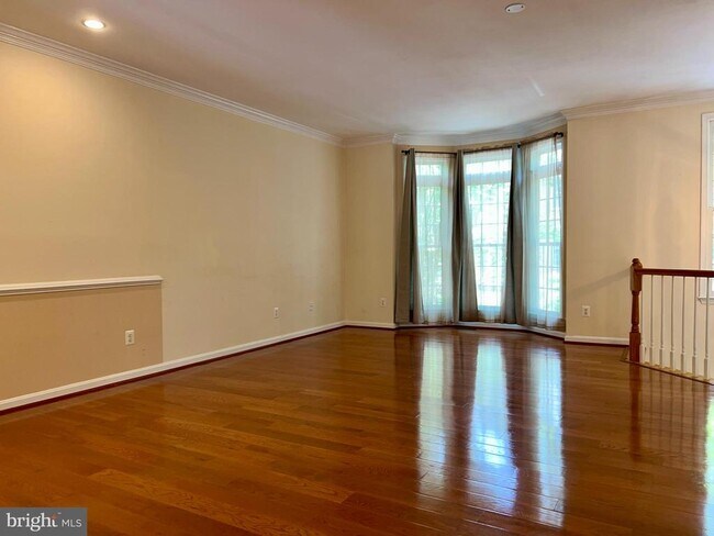 Foto del edificio - 4057 Heatherstone Ct