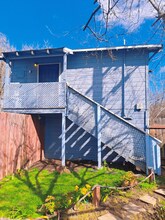 Building Photo - 1220 E Terrace Ave