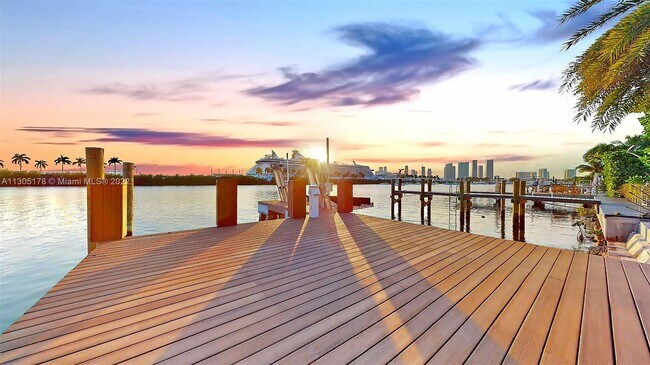 Building Photo - 260 S Coconut Ln