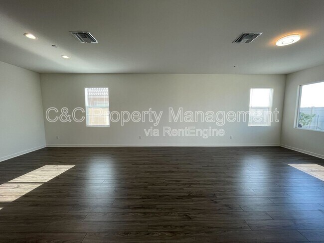 Foto del edificio - 28432 Abbey Ln