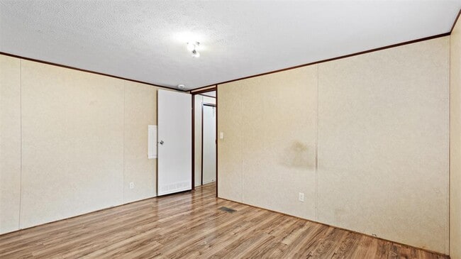 Building Photo - 91 Maple Ln