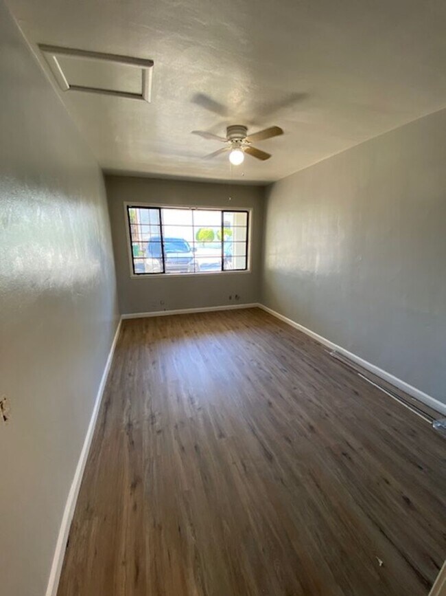 Foto del edificio - 460 E Wyandotte St
