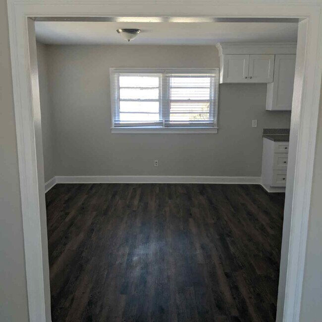 Foto del edificio - 210 W Lokey Ave