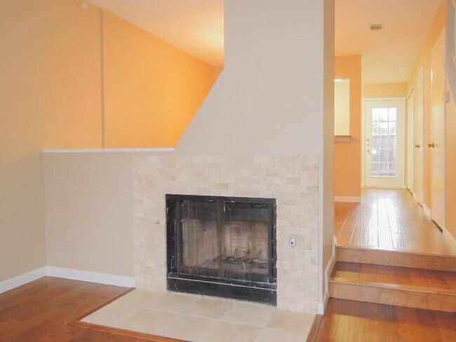 Building Photo - 1411 Gracy Farms Ln