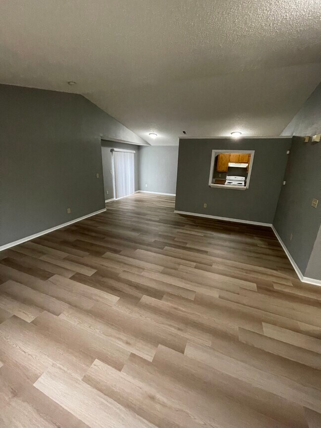 Building Photo - 10856 Orchard Valley Way