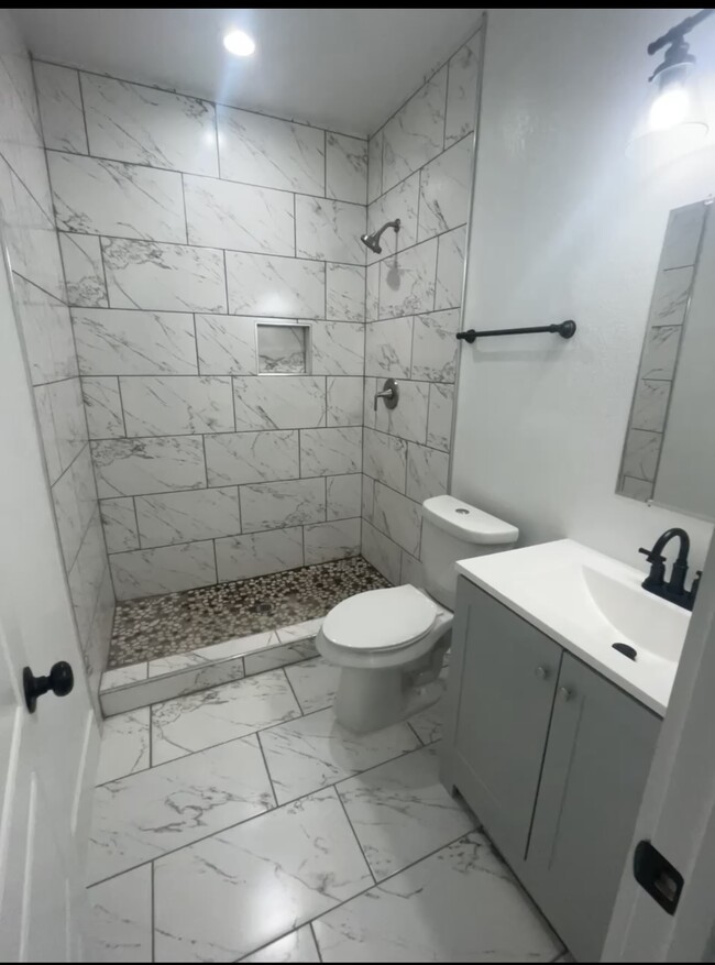 Foto del edificio - 2754 W Twelfth St