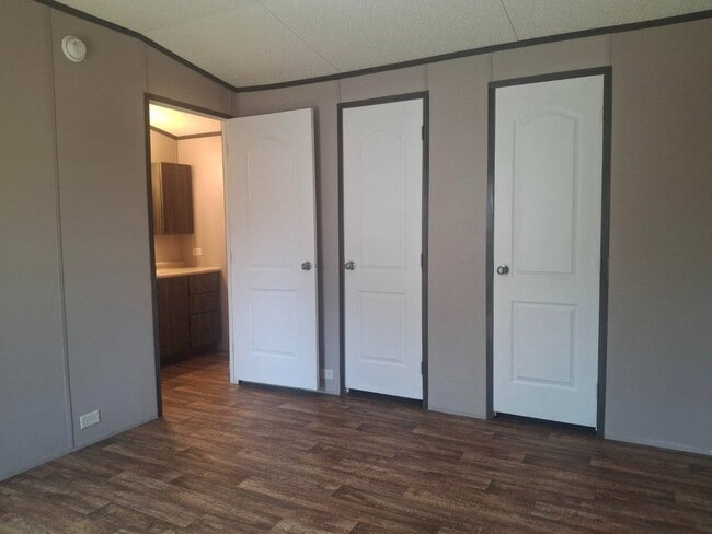 Building Photo - 4100 N Romero Rd