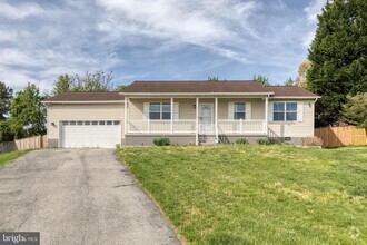 Building Photo - 1577 Loring Ct