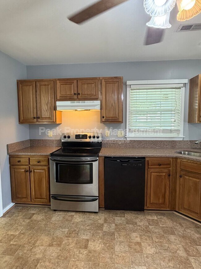 Building Photo - 6294 Simi Ct