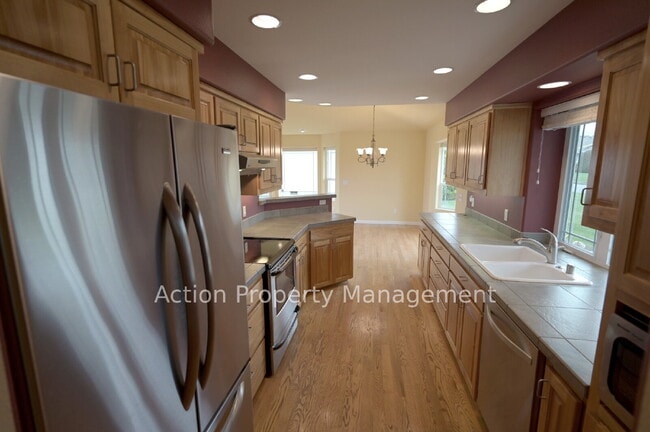 Building Photo - 2+ bed, 2 bath, 3 car garage in Sherwood Village, Sequim