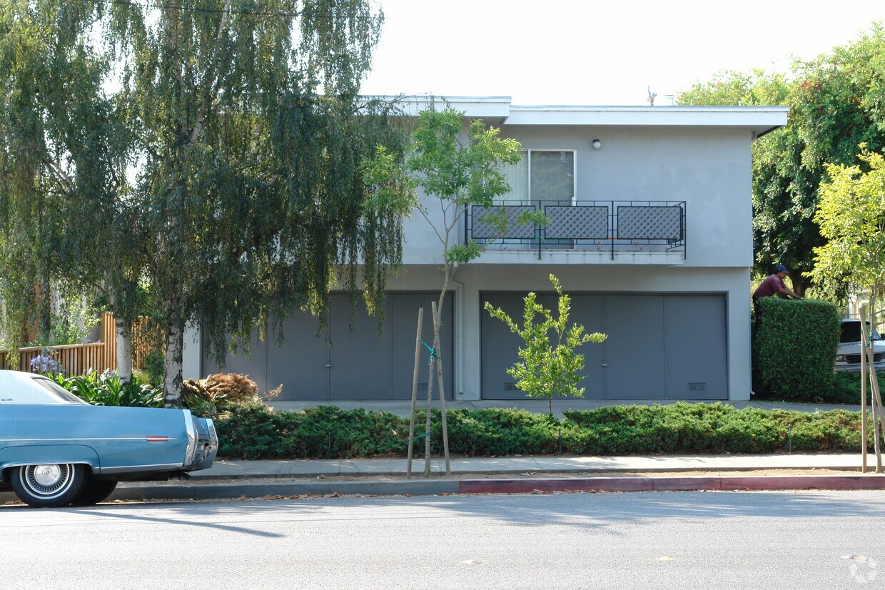 Foto principal - 860 Prospect Row