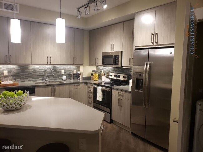Building Photo - 1 br, 1 bath Apartment - Olympic Park