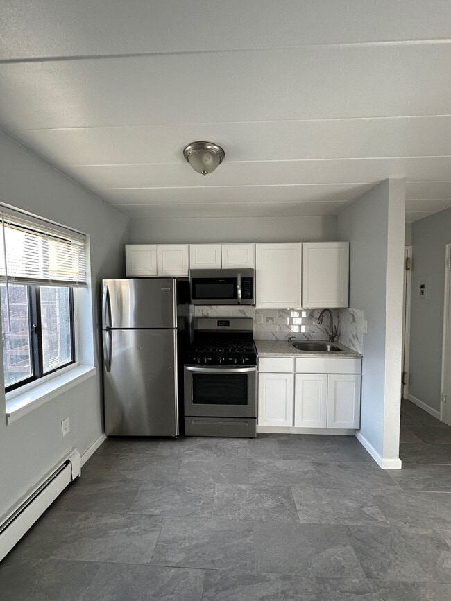 Building Photo - South Orange Rose Apartments