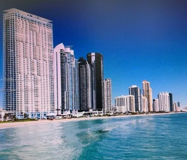 Foto del edificio - 16919 N Bay Rd
