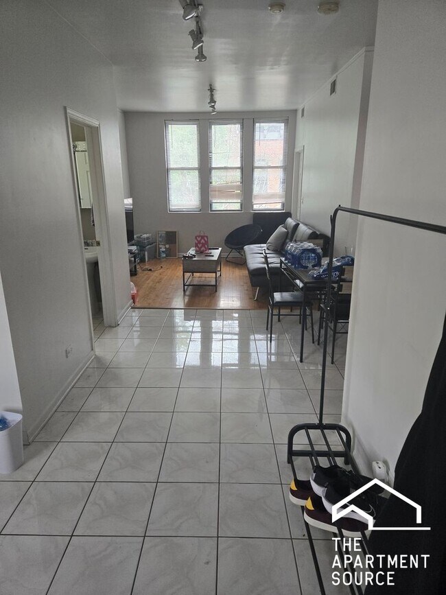 Foto del edificio - 1037 W Polk St