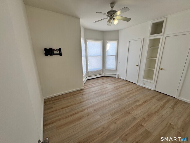 Building Photo - 1-3 Seeley St