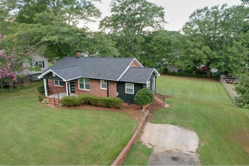 Primary Photo - 306 Edgewood Ave