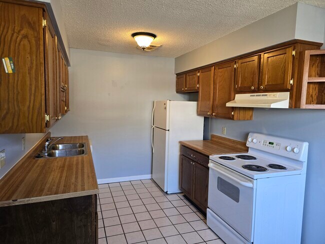 Foto del edificio - 1414 E O St