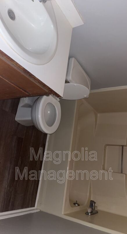 Foto del edificio - 1741 Epsom Rd