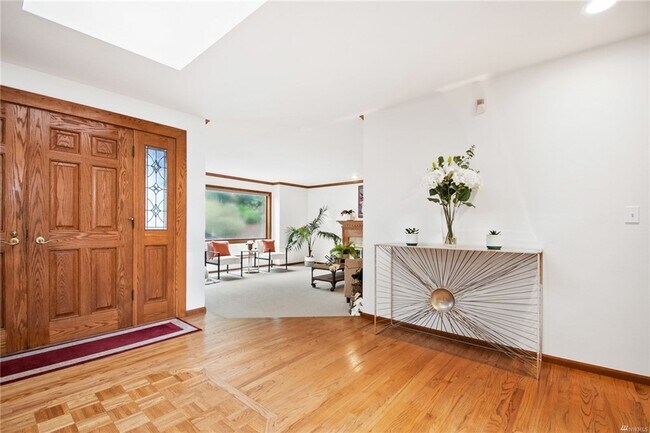 Building Photo - Rambler Style House nestled in the heart o...