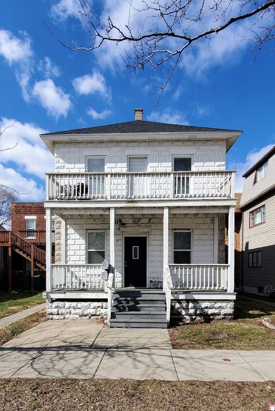 Foto principal - 839 N Broadway St