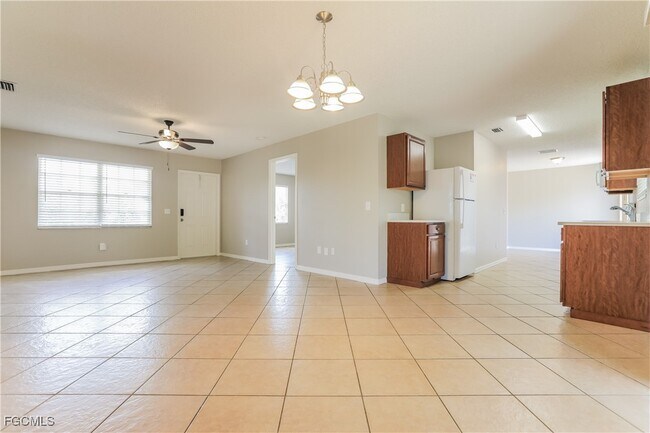 Foto del edificio - 22225 Seaton Ave