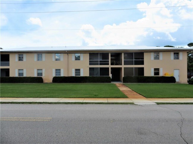 Building Photo - 333 SE Martin Ave