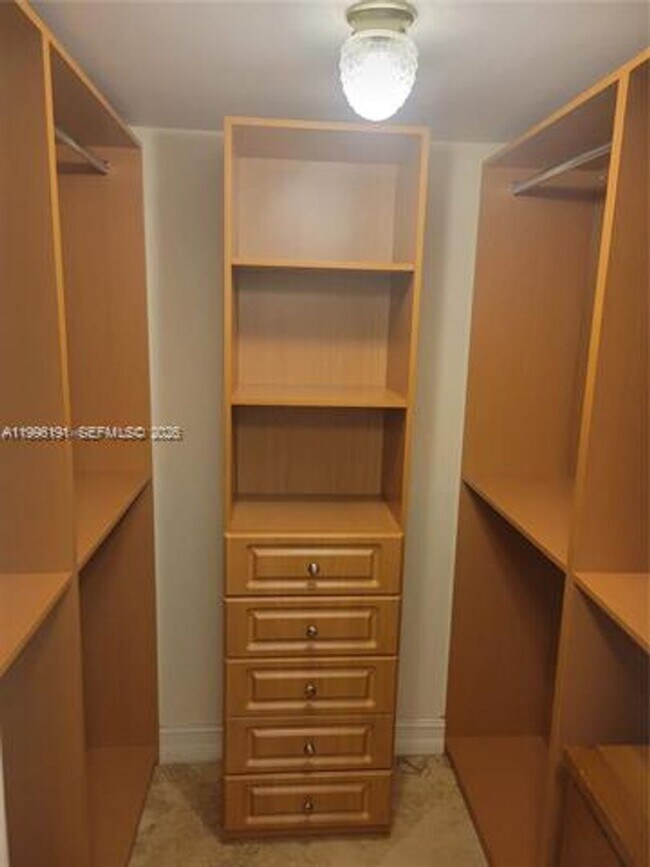 Foto del edificio - 2333 Brickell Ave