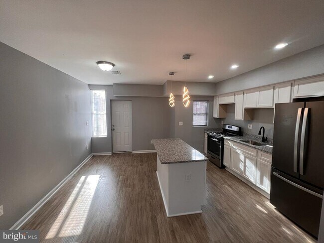 Building Photo - 2517 Garrett Ave