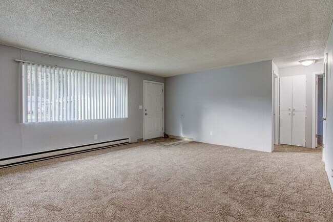 Foto del edificio - Court Yard Setting!! - Single Level 2 bdrm/1 bath