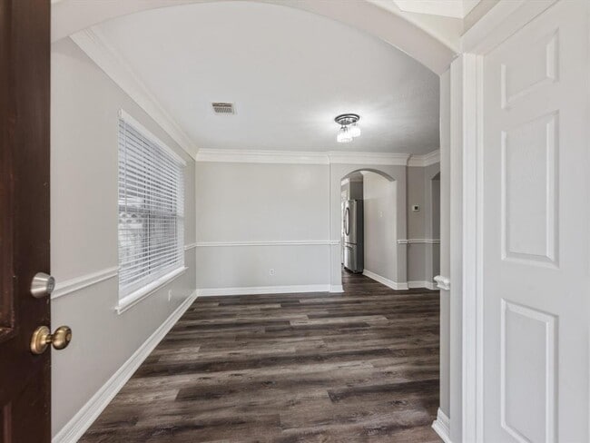 Foto del edificio - 7307 Village Lake Dr