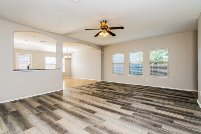 Foto del edificio - 120 Meadow Crest Dr