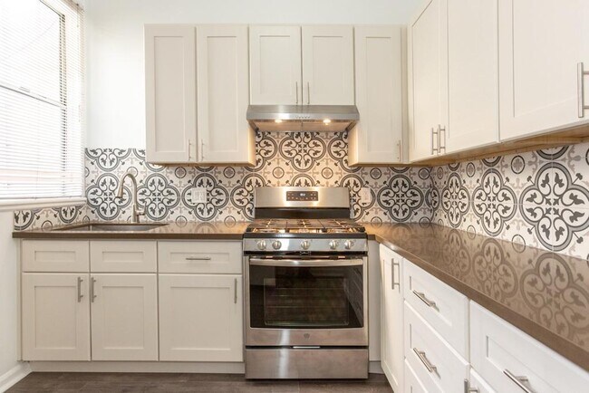 Building Photo - 128 Duboce Ave
