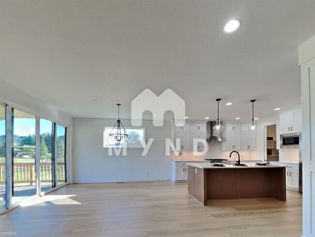 Foto del edificio - 5 br, 3 bath House - 17385 SE Leopard Ln