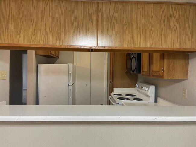 Building Photo - 2214 Millstone Dr
