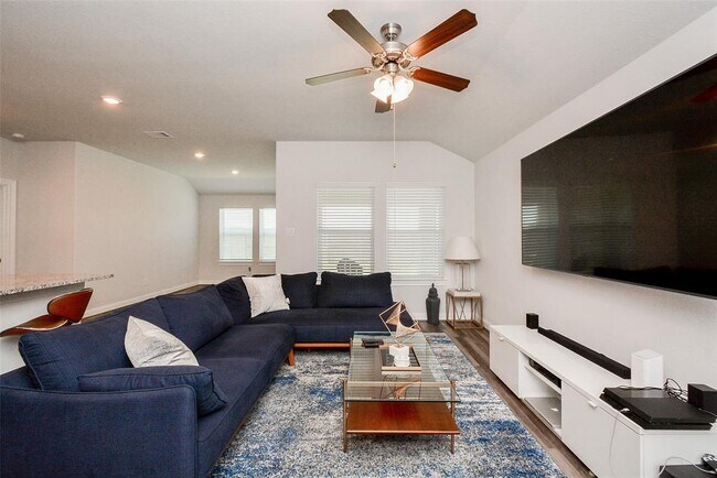 Building Photo - 4431 Silvergrass Ln