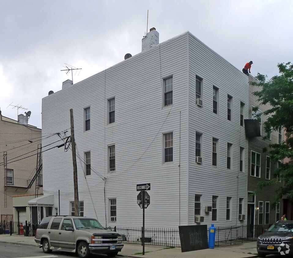 Primary Photo - 249 Powers St