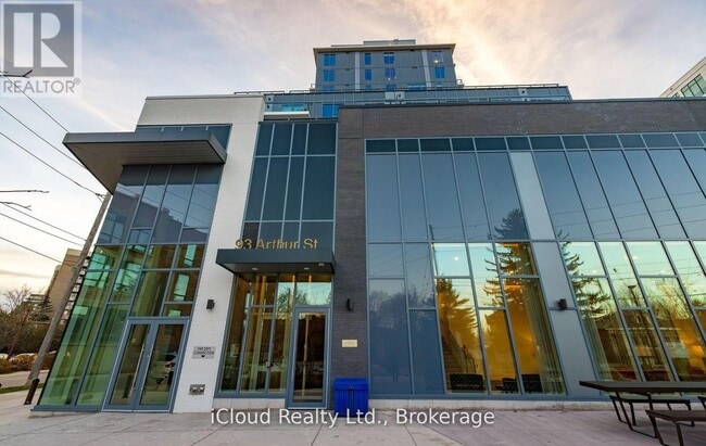 Photo du bâtiment - 93 Arthur St S