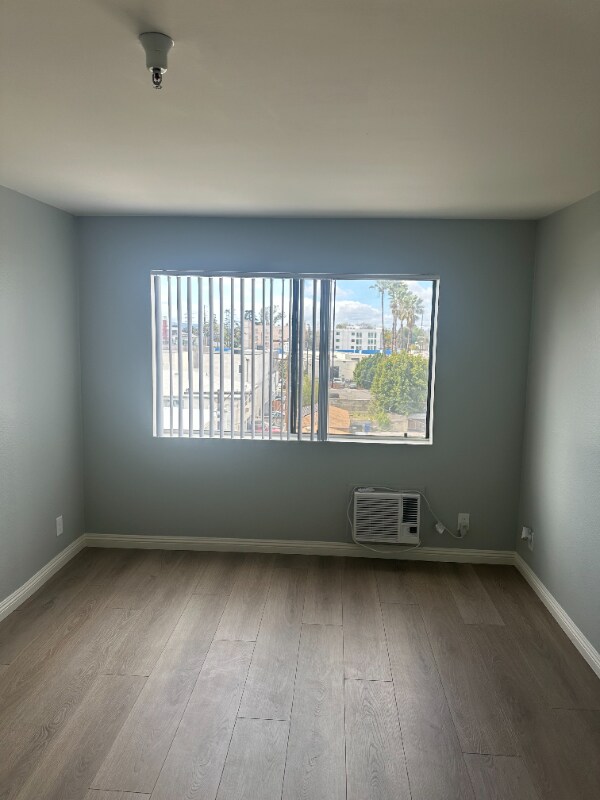 Building Photo - 5811 Tujunga Ave