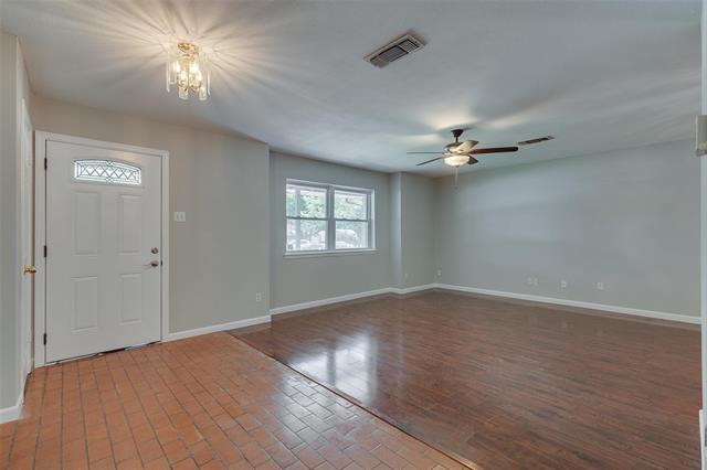 Building Photo - 411 E Alexander Ln