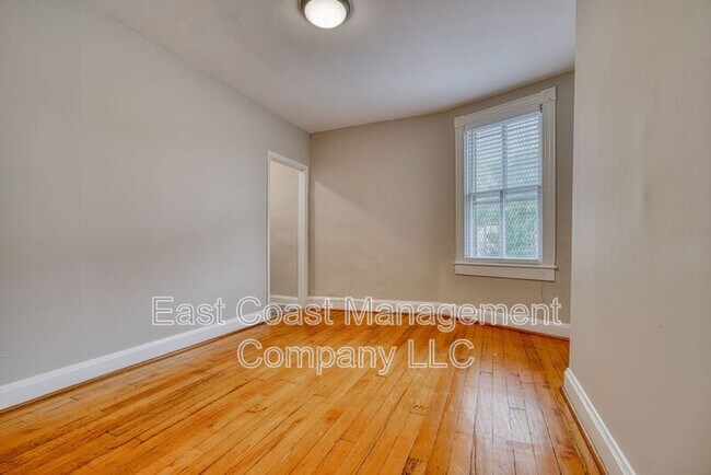 Building Photo - 1714 Linden Ave