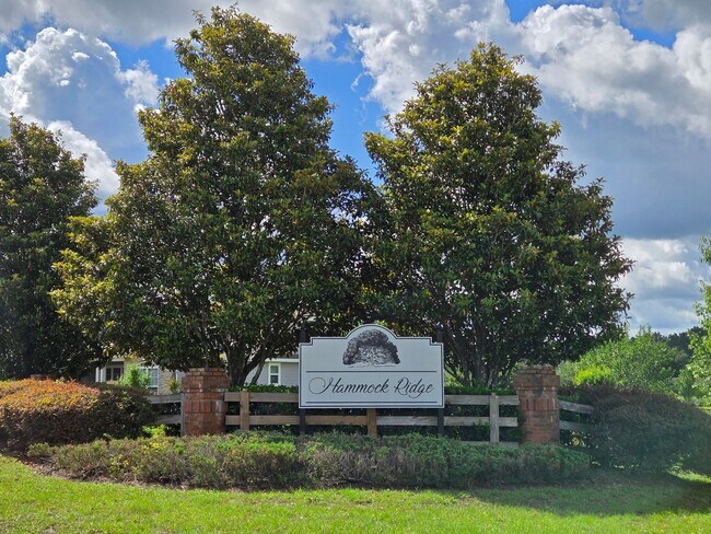 Building Photo - Gorgeous 4-Bedroom Home with Office, Pool,...