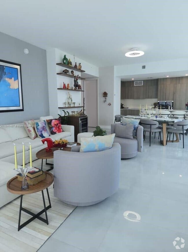 Building Photo - 17550 Collins Ave