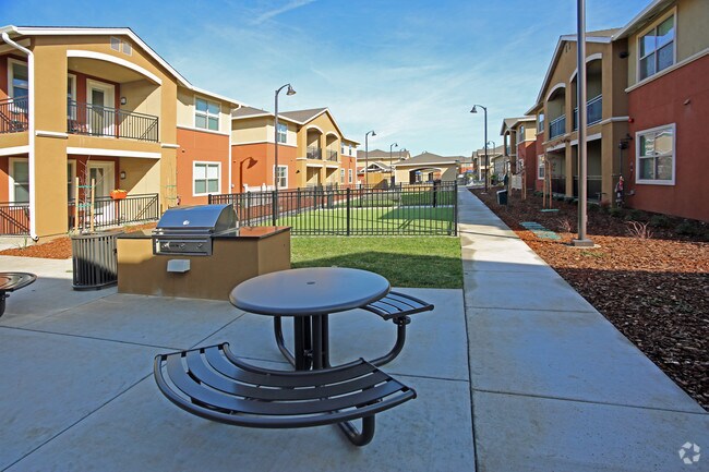 Foto del edificio - The Crossings